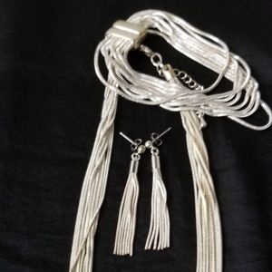 Silver color necklace set